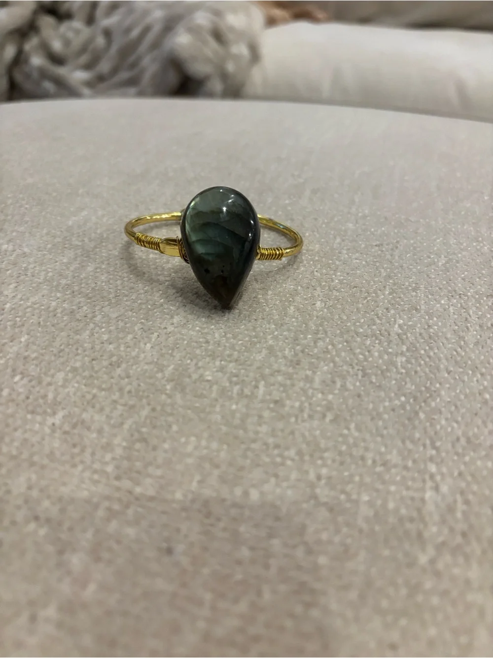 Trendy boutique Gold Wire Agate Teardrop Bracelet - Green